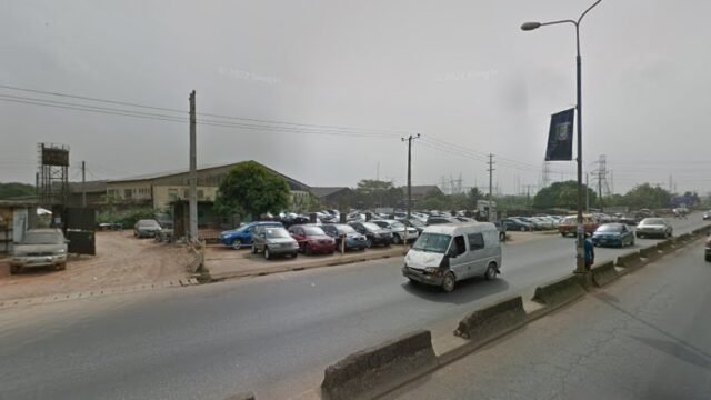 thumbnailpanoid-eieb9UmHgbNA_WsmKdM_gcb_clientsearch.gws-prod.gpsw800h500yaw118.624214pitch0thumbfov100-1.jpeg
