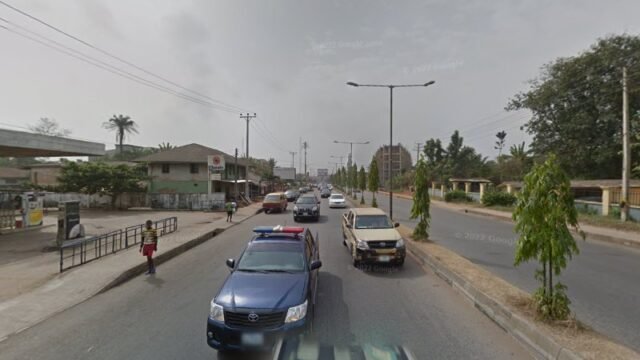 thumbnailpanoid0HxdeuO_r-3RGXxVwAoJKQcb_clientsearch.gws-prod.gpsw800h500yaw176.54436pitch0thumbfov100.jpeg
