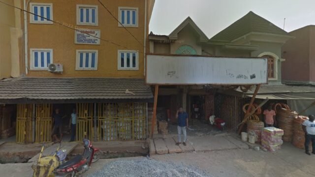 thumbnailpanoid82FsH_TweOxTySyPiSug0Qcb_clientsearch.gws-prod.gpsw800h500yaw50.36474pitch0thumbfov100.jpeg