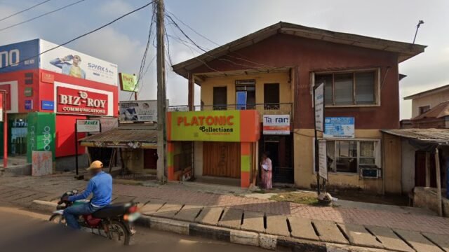 thumbnailpanoidARkC1qJDNYi6ymDt0aiBVwcb_clientsearch.gws-prod.gpsw800h500yaw356.99155pitch0thumbfov100-9.jpeg