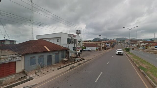 thumbnailpanoidEg7QkxCgQRXO-YZOIE9Rhgcb_clientsearch.gws-prod.gpsw800h500yaw196.59453pitch0thumbfov100.jpeg