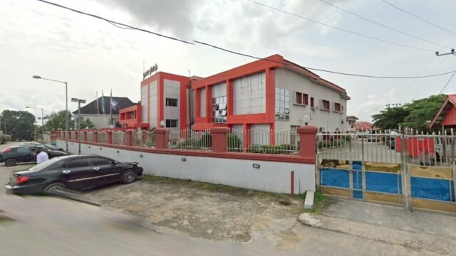 thumbnailpanoidGarVWQZushdTHr4ERtmvFQcb_clientsearch.gws-prod.gpsw800h500yaw301.4797pitch0thumbfov100.jpeg