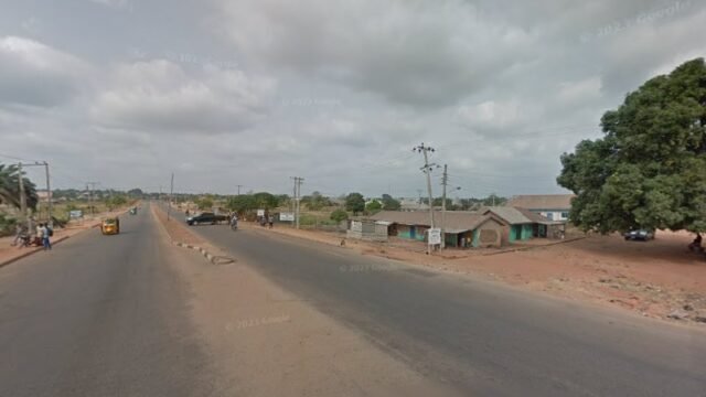 thumbnailpanoidHl1OngI8JLGBiiaHUBhyYAcb_clientsearch.gws-prod.gpsw800h500yaw253.37607pitch0thumbfov100.jpeg