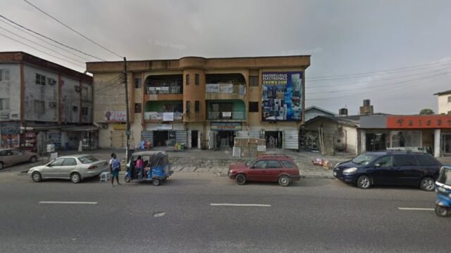 thumbnailpanoidMQKBwl66P5WKiW7C10NbLwcb_clientsearch.gws-prod.gpsw800h500yaw212.54227pitch0thumbfov100.jpeg
