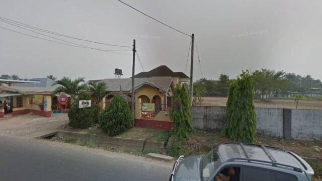 thumbnailpanoidUMUuIATcm01esx-CX8E9dQcb_clientsearch.gws-prod.gpsw800h500yaw38.527317pitch0thumbfov100.jpeg