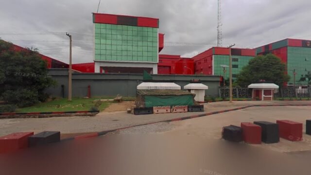 thumbnailpanoidYH07P0FnStCuSEh65qtqjAcb_clientsearch.gws-prod.gpsw800h500yaw66.80411pitch0thumbfov100.jpeg
