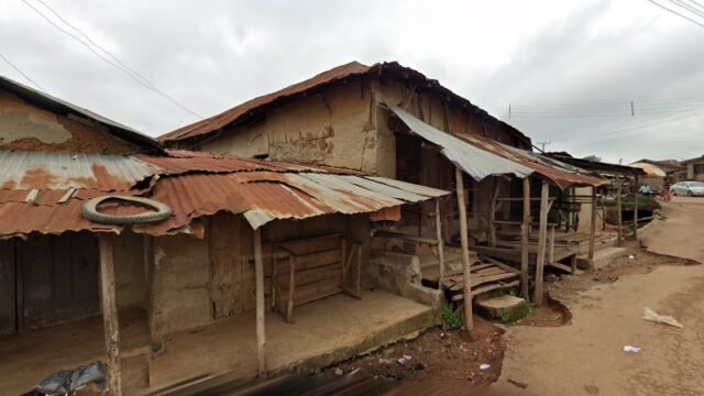 thumbnailpanoidh36b945SPz4APPuUs5yRXQcb_clientsearch.gws-prod.gpsw800h500yaw277.6226pitch0thumbfov100.jpeg