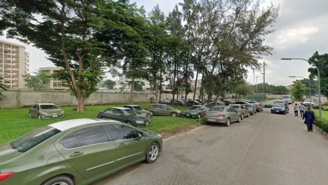 thumbnailpanoidiiE73PCs8LEpfw5l2ugGewcb_clientsearch.gws-prod.gpsw800h500yaw106.59087pitch0thumbfov100.jpeg