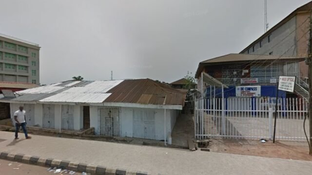 thumbnailpanoidkKO1B8_T7mHYd2pP5M5xsAcb_clientsearch.gws-prod.gpsw800h500yaw108.22402pitch0thumbfov100.jpeg