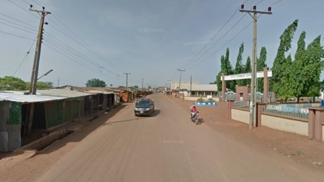 thumbnailpanoidmrEiGCPSAXK8TSwEPcvLNgcb_clientsearch.gws-prod.gpsw800h500yaw218.91563pitch0thumbfov100.jpeg