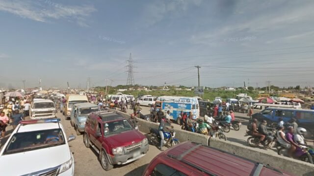 thumbnailpanoidsNLHUGgYyditG9emE9vcTwcb_clientsearch.gws-prod.gpsw800h500yaw334.3876pitch0thumbfov100.jpeg