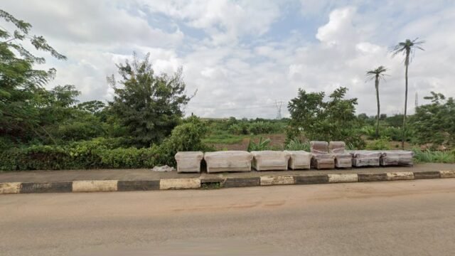 thumbnailpanoidvi3GR7lIGRIlDuuU1bOxzwcb_clientsearch.gws-prod.gpsw800h500yaw18.786388pitch0thumbfov100.jpeg