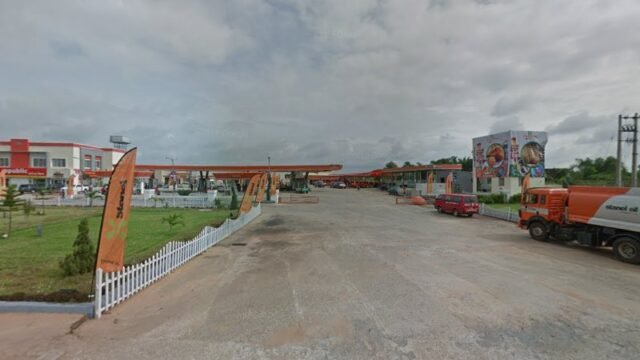 thumbnailpanoidyUEvvNRUv8mKLNItGHtwKAcb_clientsearch.gws-prod.gpsw800h500yaw329.94836pitch0thumbfov100.jpeg