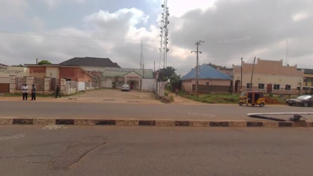 thumbnailpanoidylVGc5rtI-oubE0cUroBBgcb_clientsearch.gws-prod.gpsw800h500yaw155.40424pitch0thumbfov100.jpeg